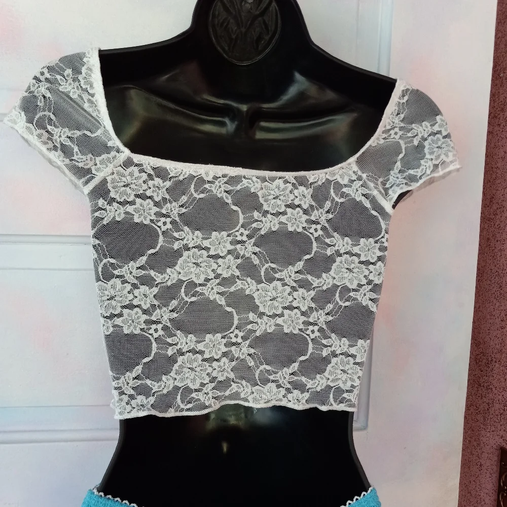 Gorg full lace scoop neck w accent bow crop top! nwot! - Picture 6 of 11